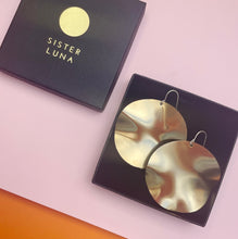 Load image into Gallery viewer, RIPPLE earrings