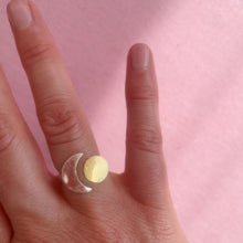 Load image into Gallery viewer, Sun & moon ring