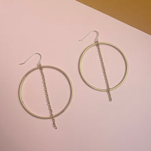 Load image into Gallery viewer, Hoop &amp; chain earrings
