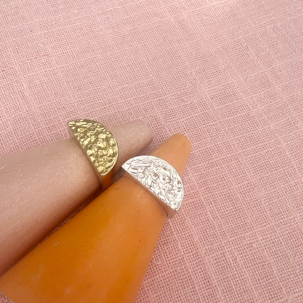 Half moon signet