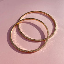 Load image into Gallery viewer, Hammered brass bangles
